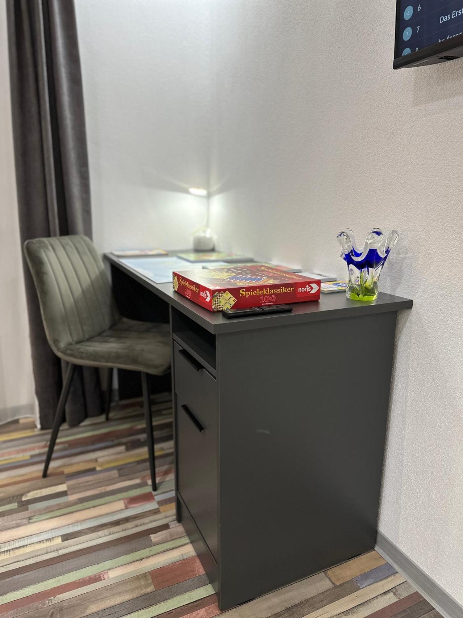 Modern Apartments Neuburg P - Top - 2 Zimmer, Komfort, Balkon, Wi-Fi, Smart Tv, Grosse Dusche, Kueche Нойбург-ан-дер-Донау Экстерьер фото