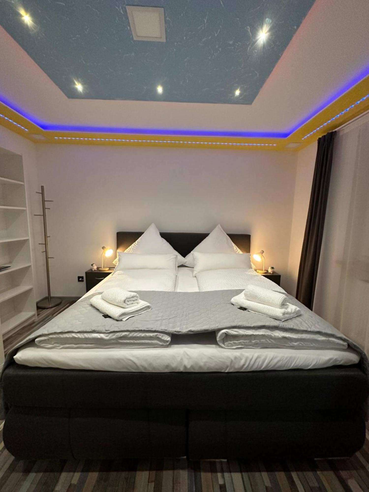 Modern Apartments Neuburg P - Top - 2 Zimmer, Komfort, Balkon, Wi-Fi, Smart Tv, Grosse Dusche, Kueche Нойбург-ан-дер-Донау Экстерьер фото