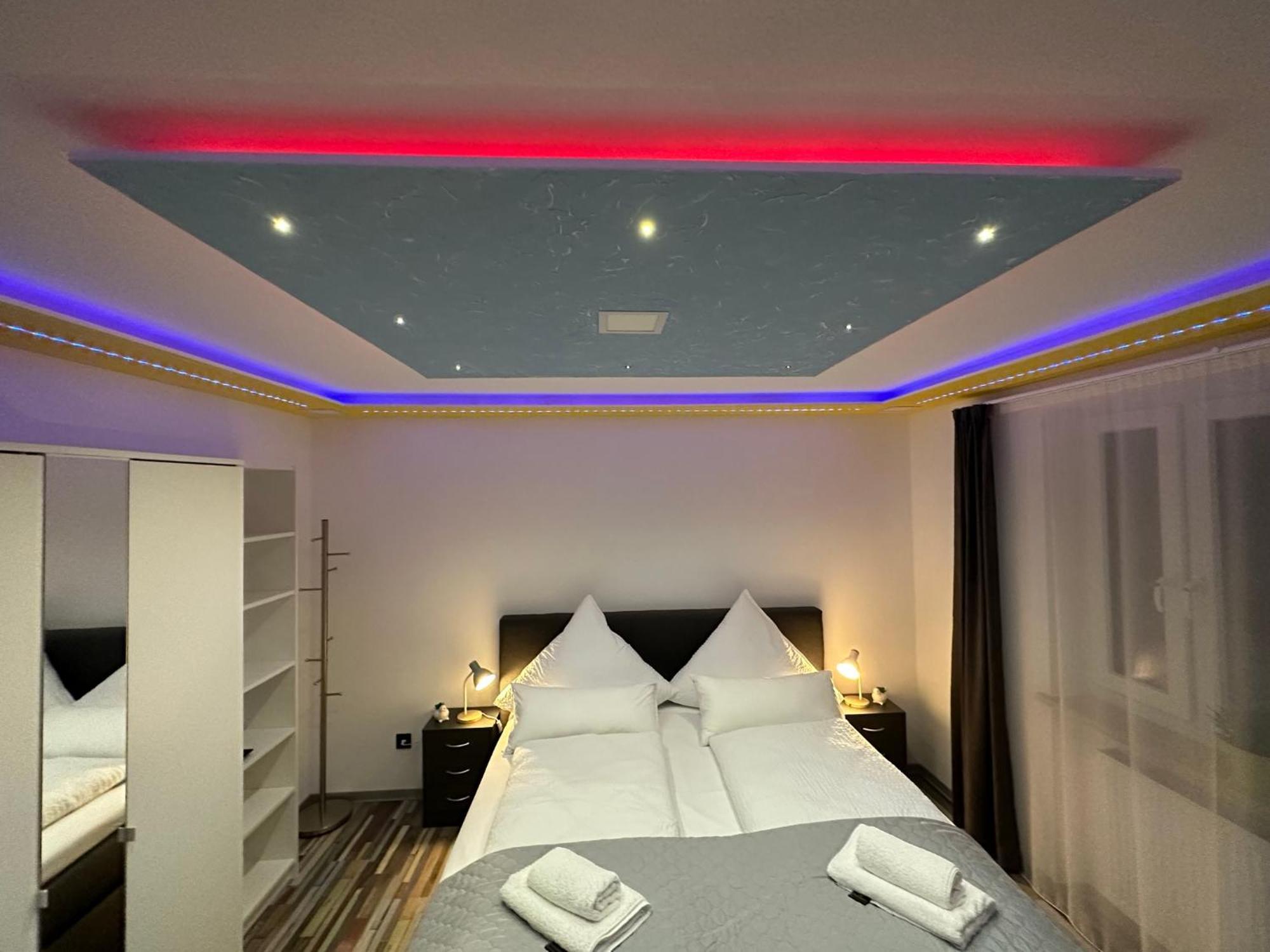 Modern Apartments Neuburg P - Top - 2 Zimmer, Komfort, Balkon, Wi-Fi, Smart Tv, Grosse Dusche, Kueche Нойбург-ан-дер-Донау Экстерьер фото