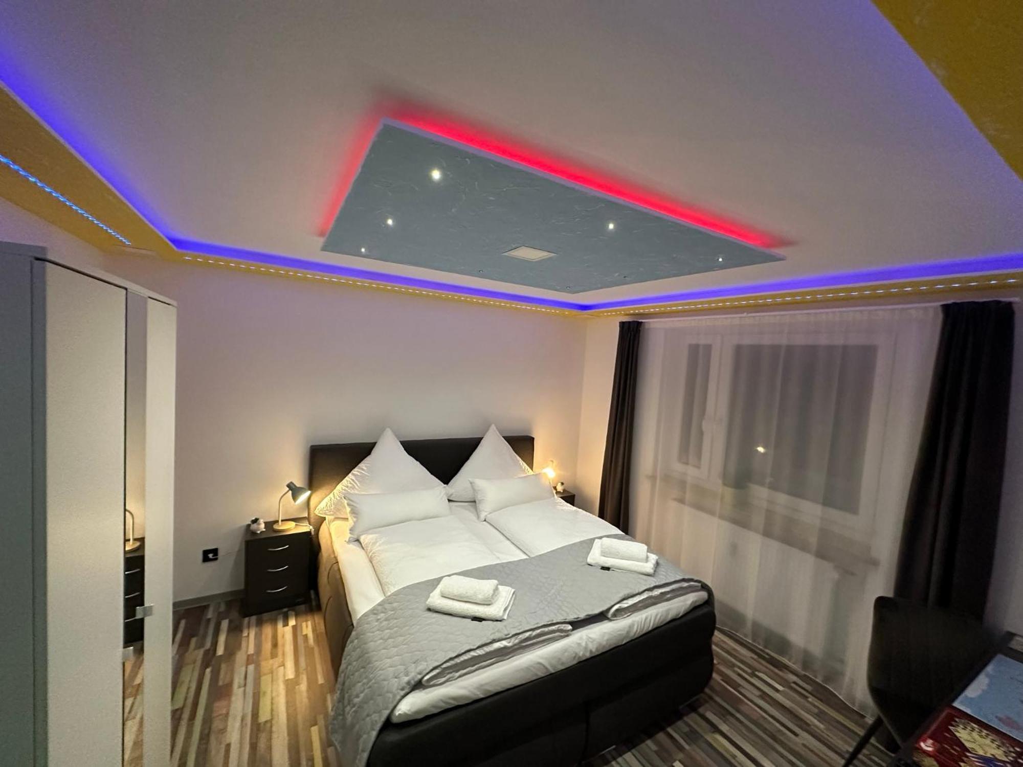 Modern Apartments Neuburg P - Top - 2 Zimmer, Komfort, Balkon, Wi-Fi, Smart Tv, Grosse Dusche, Kueche Нойбург-ан-дер-Донау Экстерьер фото