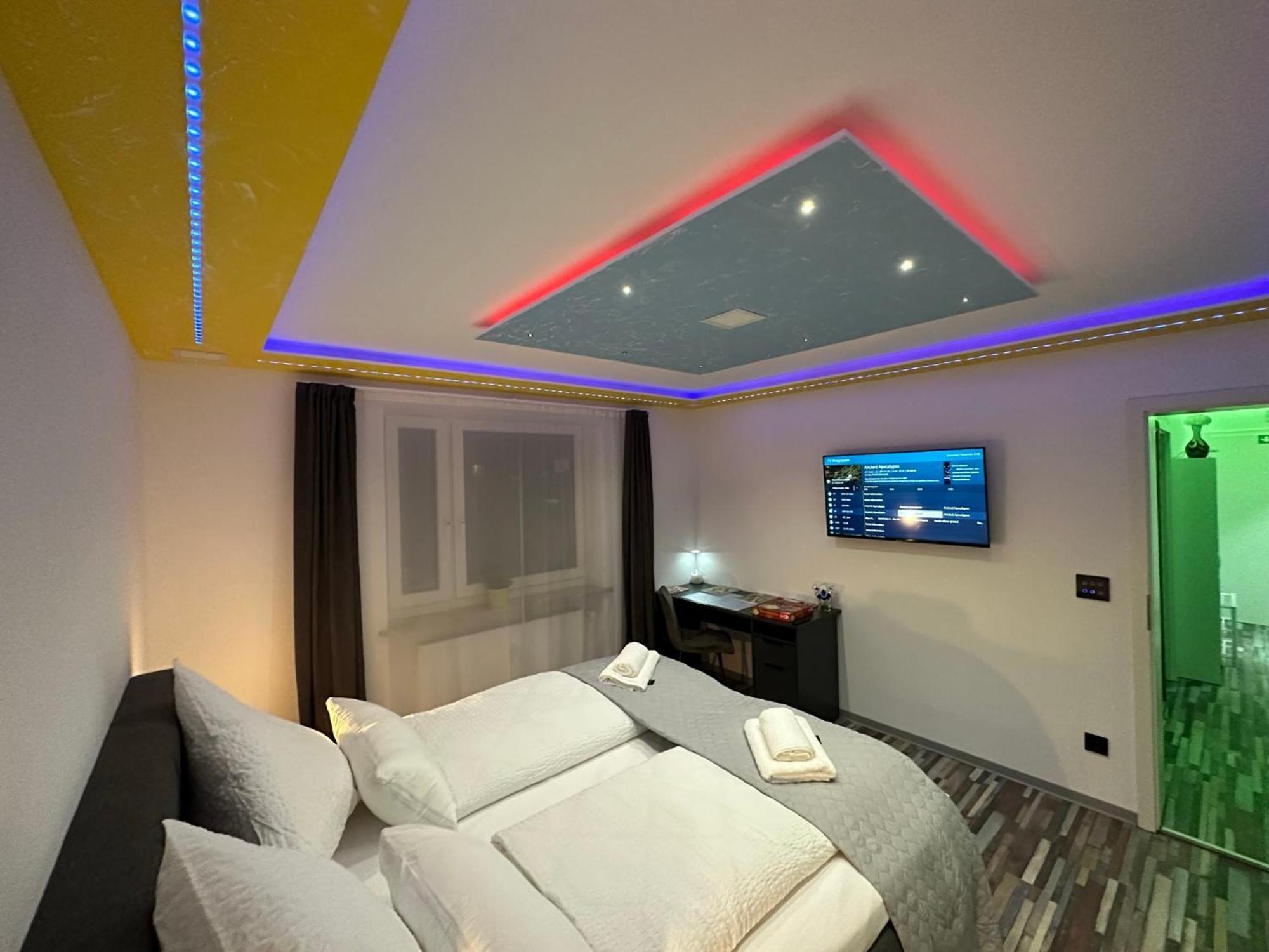 Modern Apartments Neuburg P - Top - 2 Zimmer, Komfort, Balkon, Wi-Fi, Smart Tv, Grosse Dusche, Kueche Нойбург-ан-дер-Донау Экстерьер фото