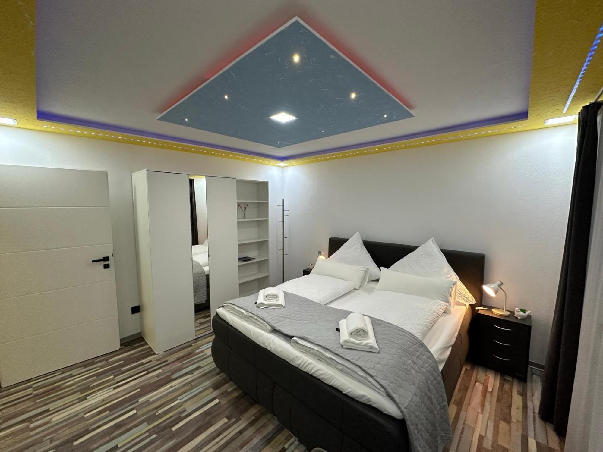 Modern Apartments Neuburg P - Top - 2 Zimmer, Komfort, Balkon, Wi-Fi, Smart Tv, Grosse Dusche, Kueche Нойбург-ан-дер-Донау Экстерьер фото